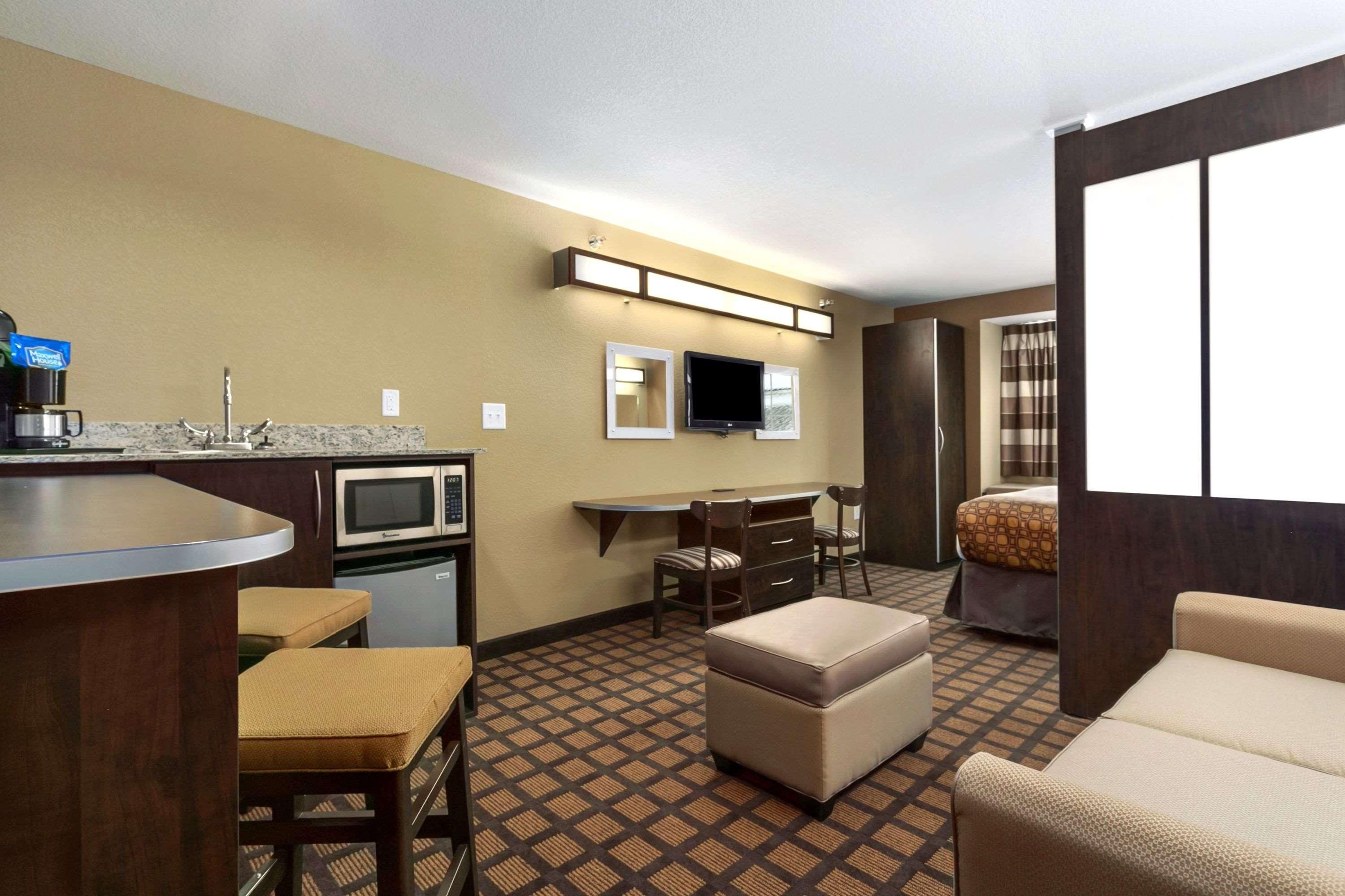 Microtel Inn & Suites By Wyndham Minot Exterior photo