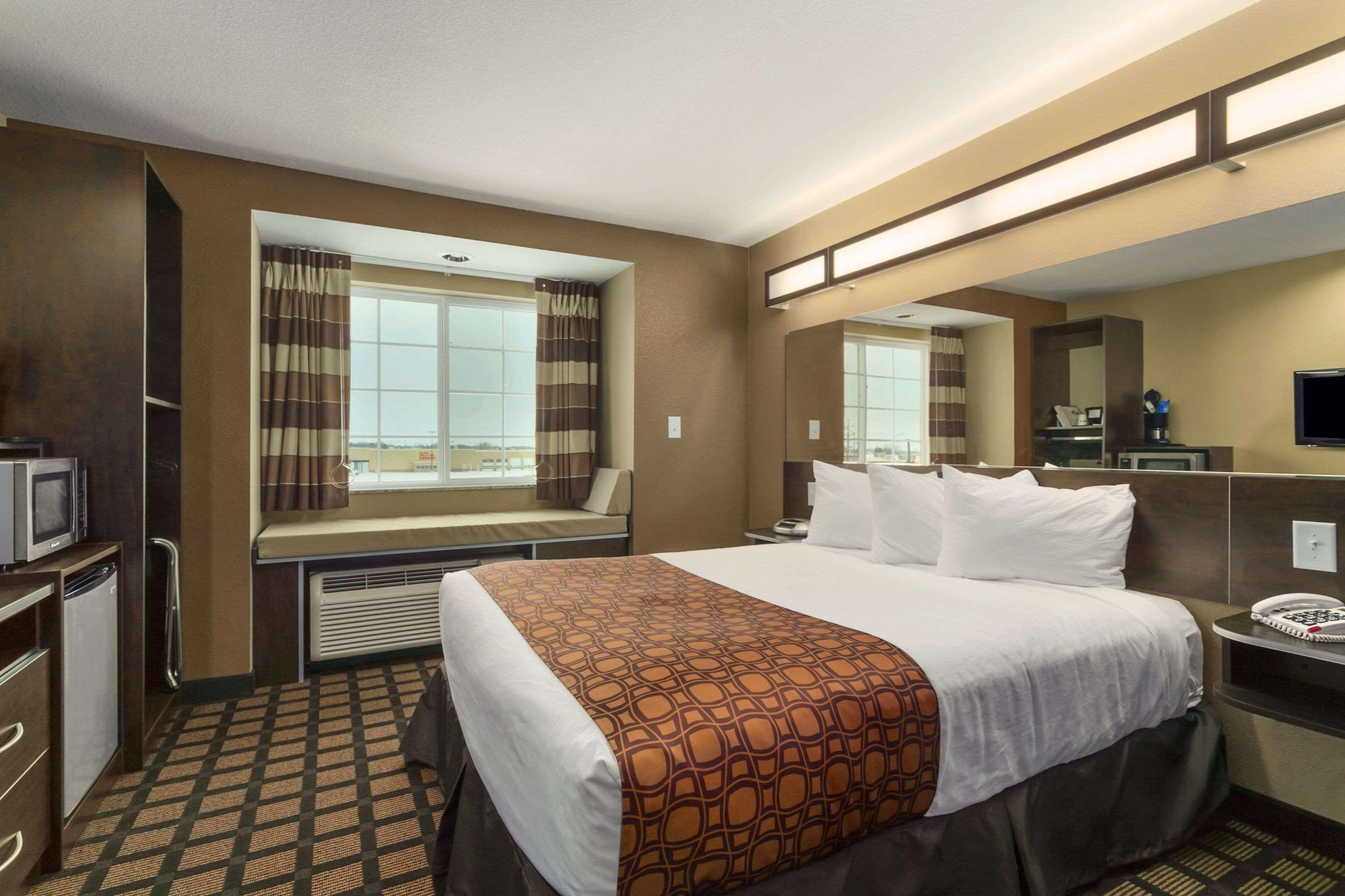 Microtel Inn & Suites By Wyndham Minot Exterior photo