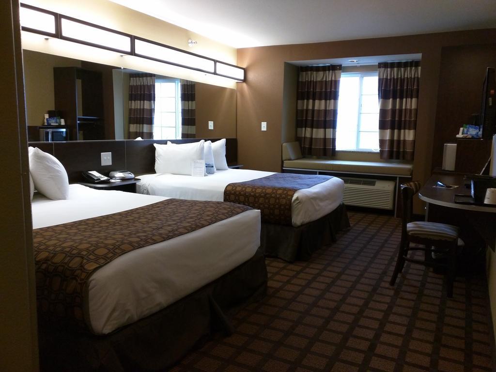 Microtel Inn & Suites By Wyndham Minot Exterior photo